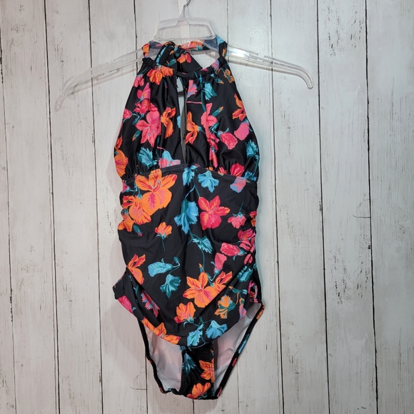 NWOT 2BPrity Women's Black Floral Halter One Piece Swimsuit Size Medium (10). - Picture 2 of 9